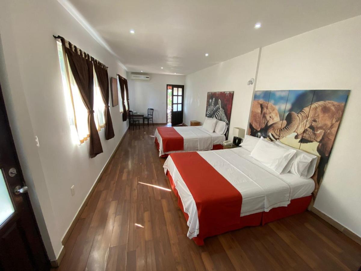 Отель La Joyita Cuernavaca (Adults Only) Экстерьер фото