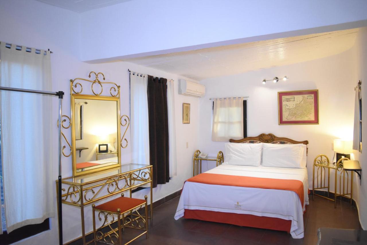 Отель La Joyita Cuernavaca (Adults Only) Экстерьер фото