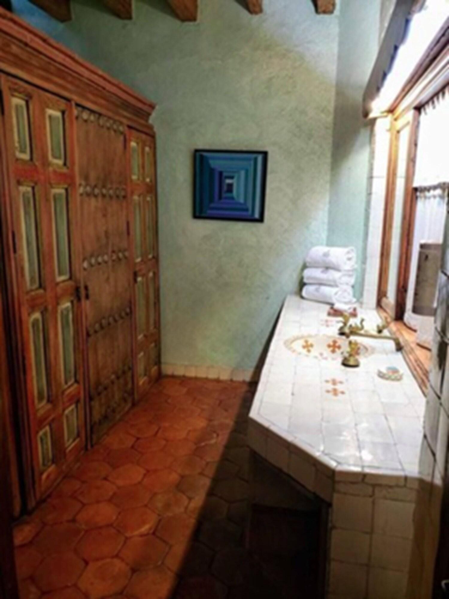 Отель La Joyita Cuernavaca (Adults Only) Экстерьер фото